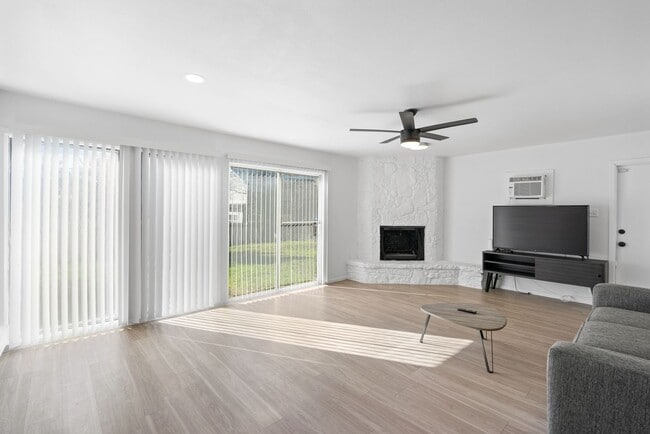 Building Photo - North Central Greater Harmony Hills Area