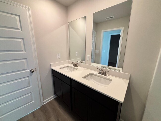 Building Photo - 101 Lavender Cir