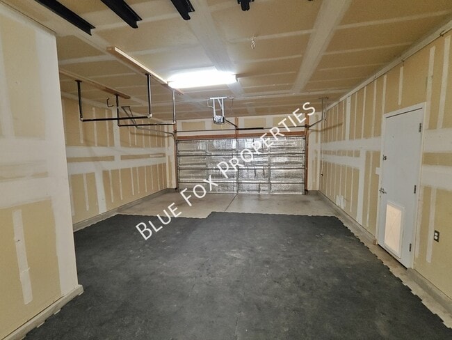 Building Photo - 34185 S Presidio Pl