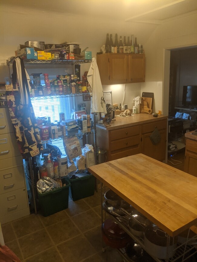 Building Photo - 2303 Pierce St NE