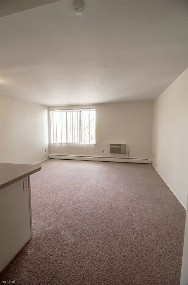 Building Photo - 223 Delta St