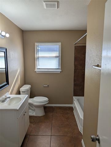 Building Photo - 6912 Chippendale Dr