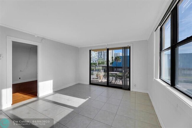 Building Photo - 801 N Ocean Blvd