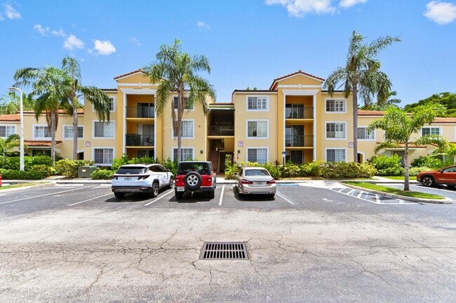 Building Photo - 140 Yacht Club Way