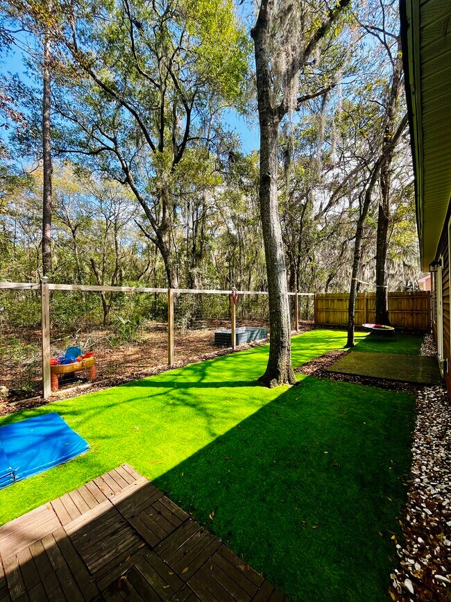 Building Photo - 11 Brindlewood Dr