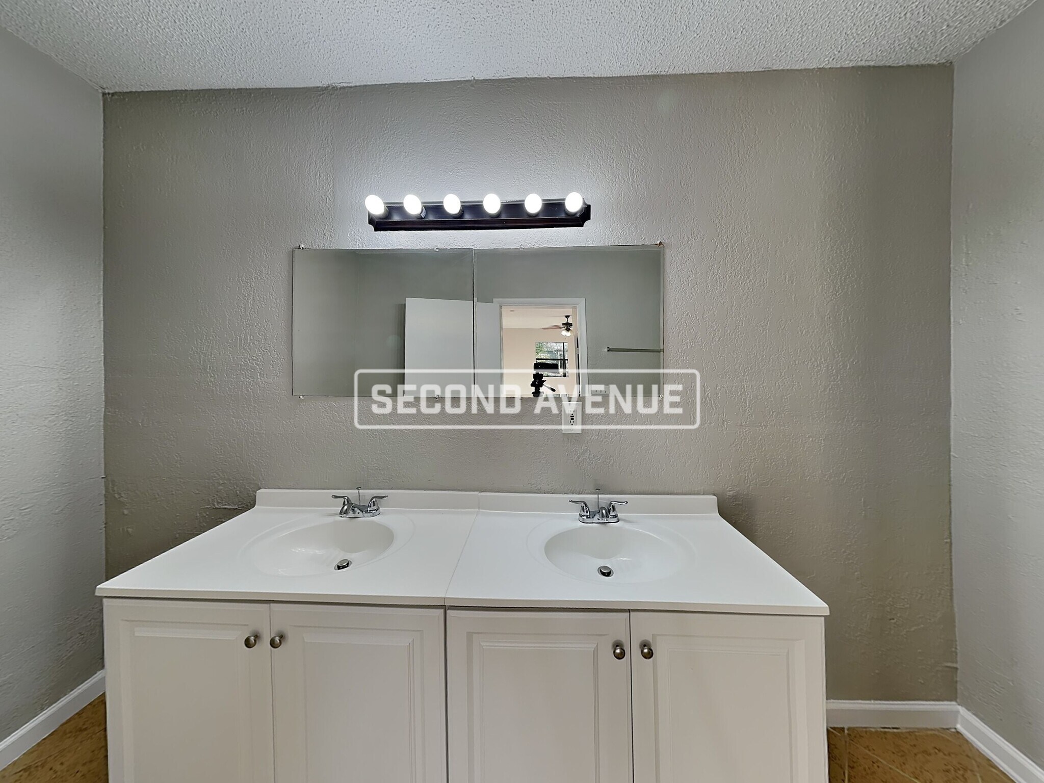 Building Photo - 2727 W 45th St