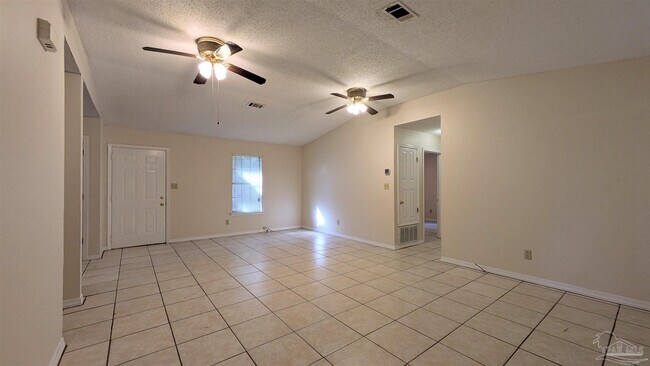 Building Photo - 1485 Pine Ln Dr