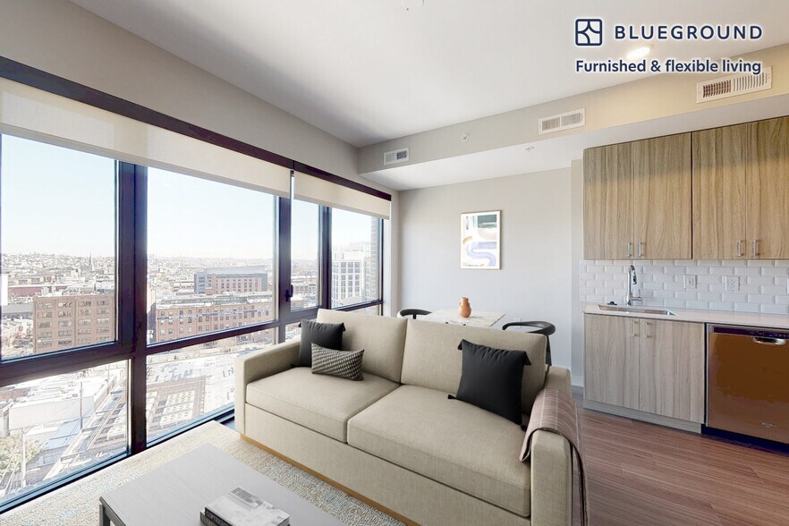 Primary Photo - 555 President St