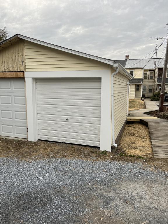 Building Photo - 9 W 2nd Ave