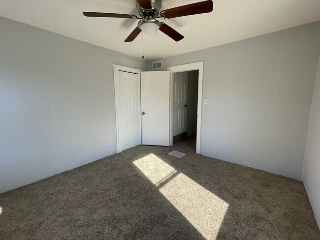Building Photo - Gorgeous 4 Bedroom Home FOR RENT in Millville $1500