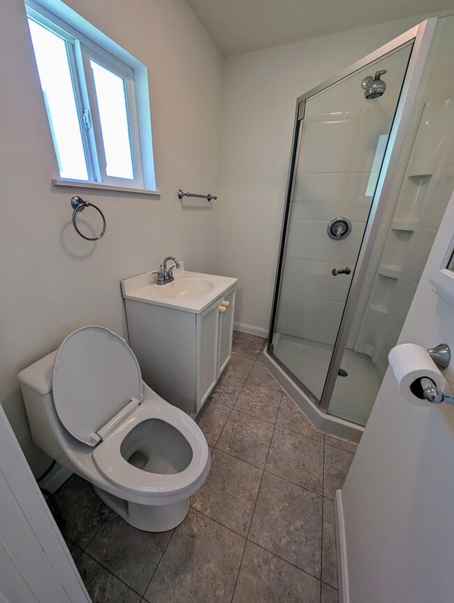 Building Photo - Charming 2 Bed Rental w Bonus Space & Loft! Available Now!
