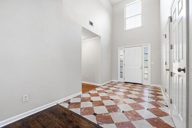 Building Photo - Ranch home with 4 bedrooms and a bonus room.