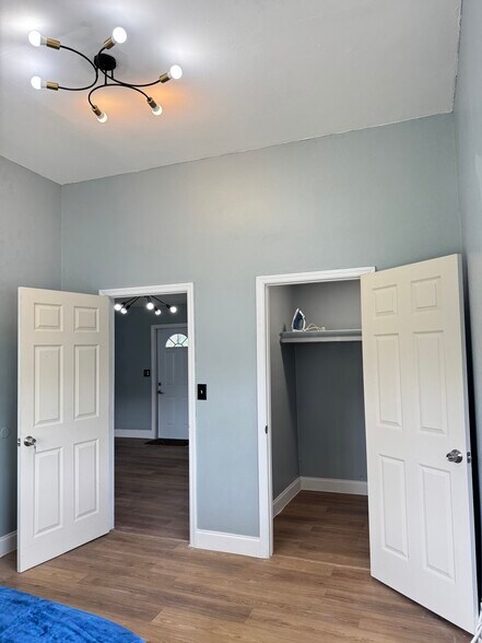 Bedroom 1 closet - 414 N 60th Way