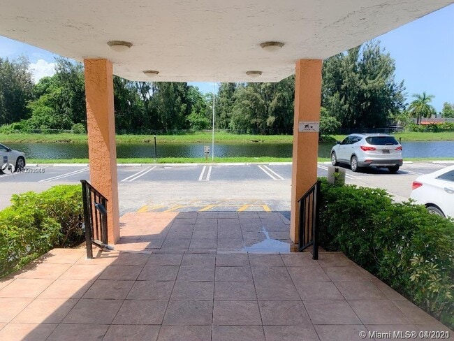 Building Photo - 16465 NE 22nd Ave