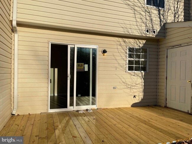 Building Photo - 45277 Keyport Ct
