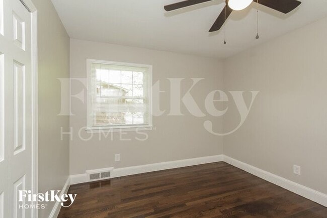 Building Photo - 5412 Hilltop Cir