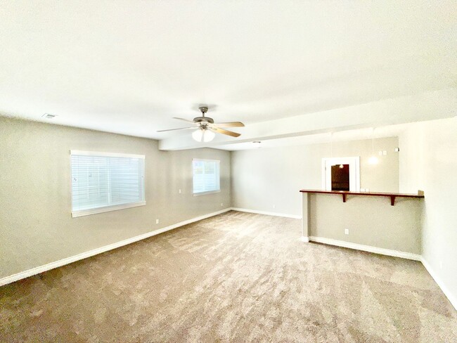 Building Photo - WELCOME HOME!