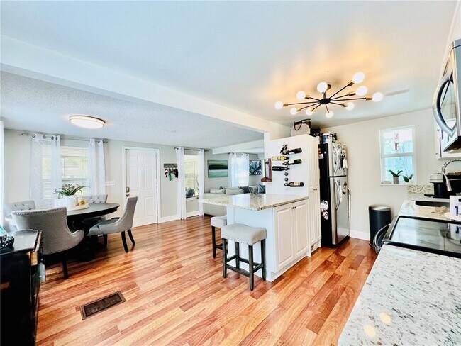 Building Photo - 428 Orangewood Dr