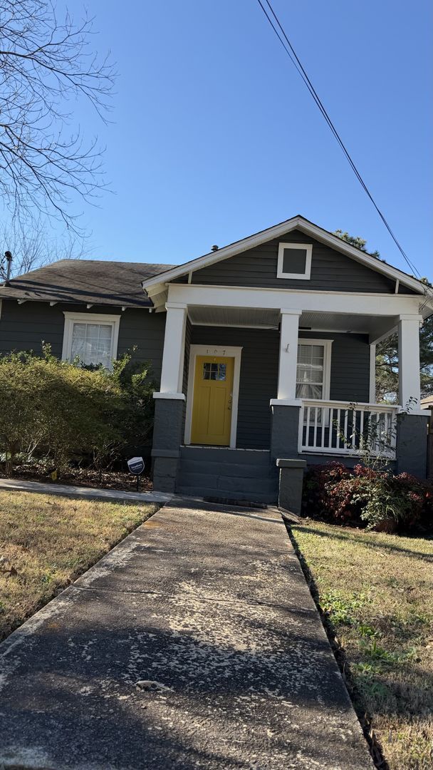 Building Photo - Fully Gated 3 Bed 2 Bath Plus Bonus Room