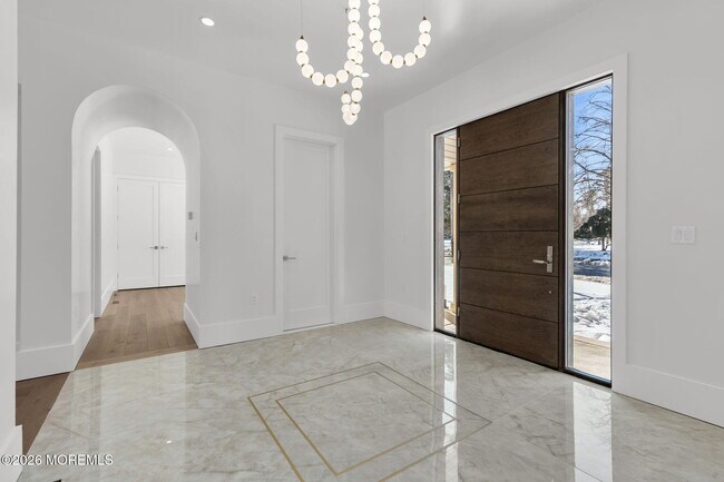 Building Photo - 497 Norwood Ave