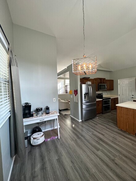 Building Photo - 121 Candleberry Cir