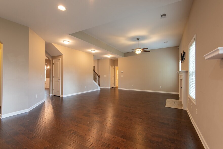 Building Photo - West Richland Single Family Home - SHORTER...