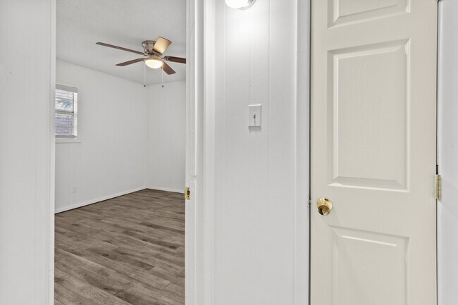 Building Photo - 110 Apache Hills Dr