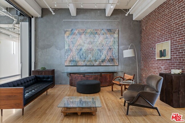 Building Photo - 1850 Industrial St