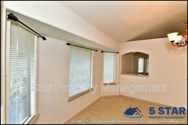 Building Photo - 5005 Moon Ranch Ln