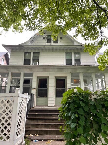 Building Photo - 327 Aurora Ave