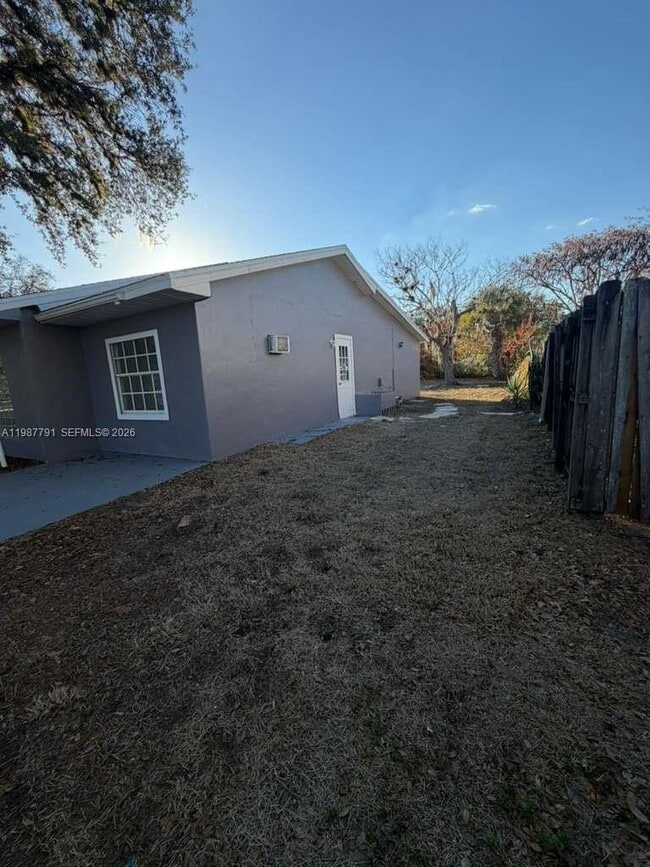 Building Photo - 4030 School Cir