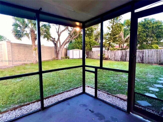 Building Photo - 1701 SW 83rd Terrace