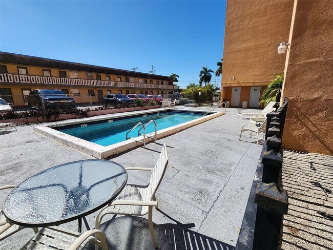 Building Photo - 295 NW 72nd Ave