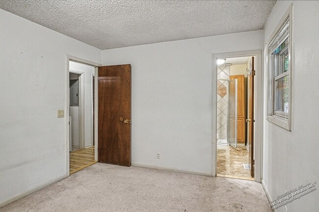 Building Photo - 2 Bedroom, 2 Bath Home Near the Glazypeau Gate