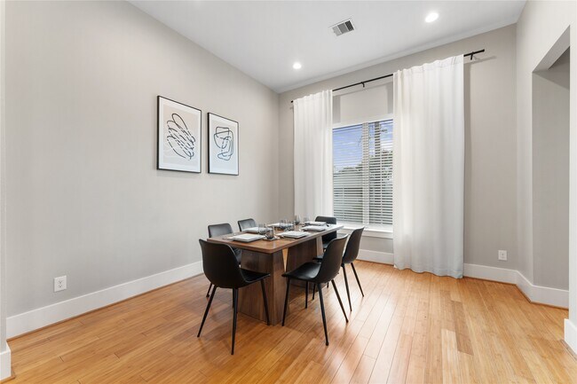 Building Photo - 3802 Lovejoy St