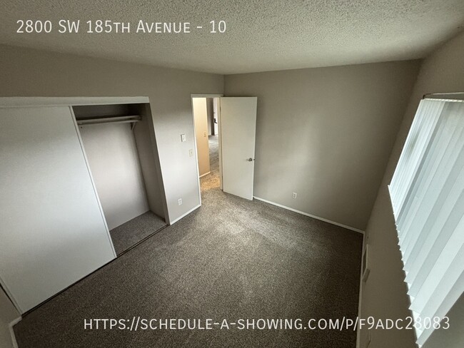 Building Photo - 2br Downstairs Unit w/W&D, Water, Sewer & ...