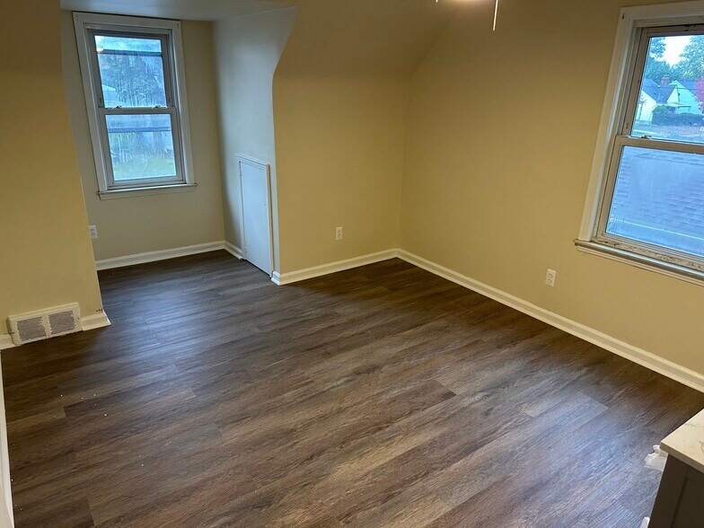 Building Photo - 7517 Sterling