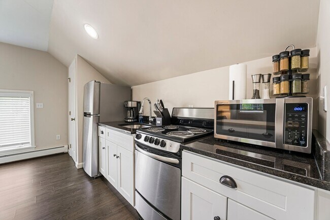Building Photo - 1439 NY-9P