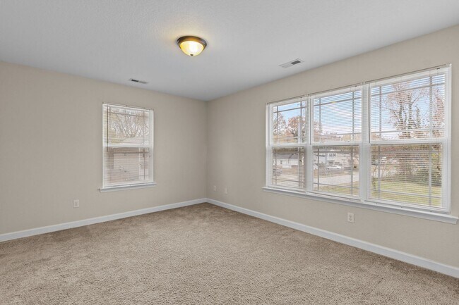 Building Photo - Dream Home Alert in Hampton!