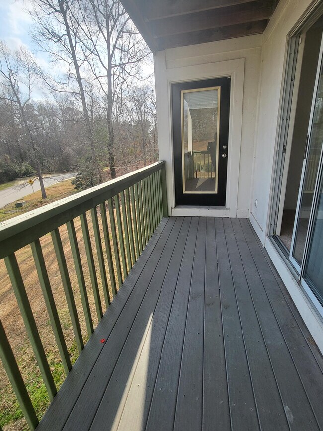 Building Photo - 1001 Brookhollow Dr