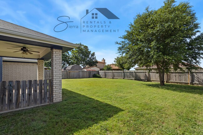 Building Photo - LIMITED-TIME MOVE-IN SPECIAL: Receive two weeks of free rent with an approved application and lea...