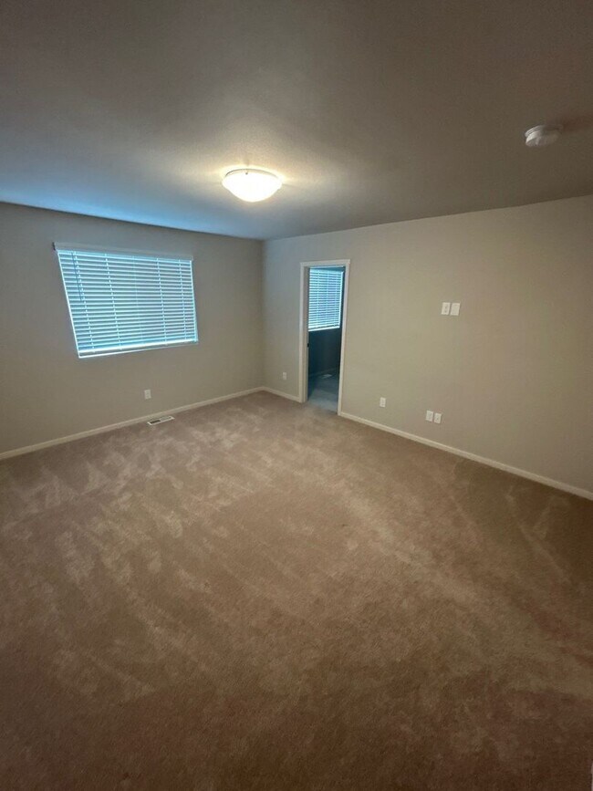 Building Photo - 610 Pickering Ln