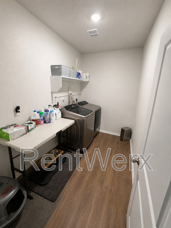 Building Photo - 13804 Siltstone Lp
