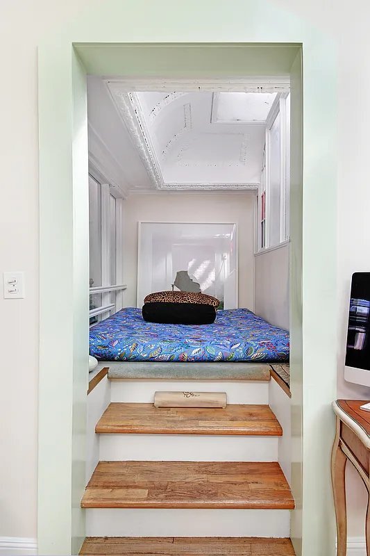 Building Photo - 318 W 14th St