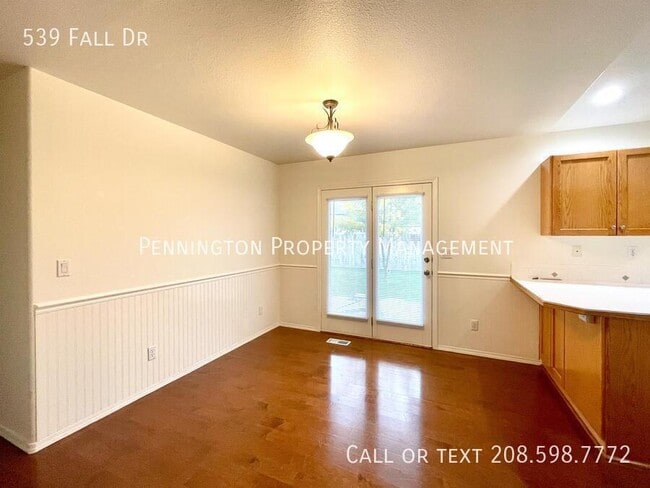 Building Photo - 539 Fall Dr