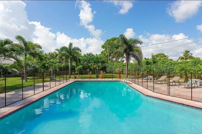 Building Photo - 272 NW 45th St