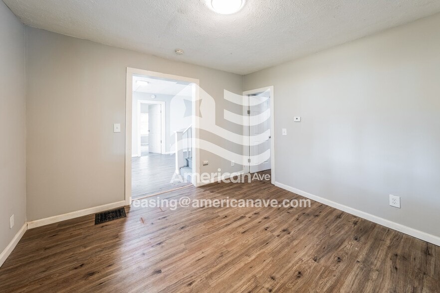 Building Photo - 306 W Matson Ave