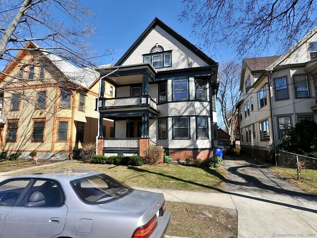 Primary Photo - 251 Sherman Ave