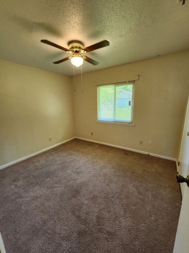 Building Photo - 802 Margaret Ln