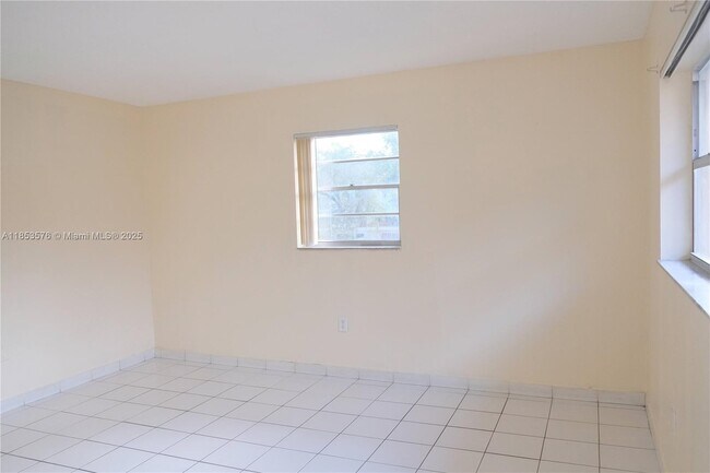 Building Photo - 9962 SW 88th St